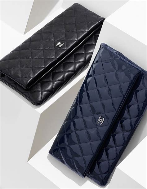 chanel cosmetic clutch bag